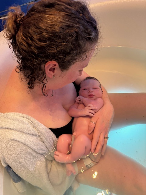 Hannah and Francesca water birth at maidstone birth centre
